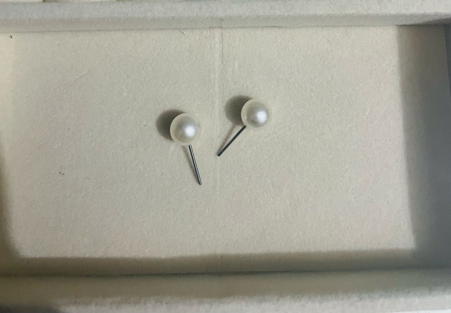 Plain Pearl Stud