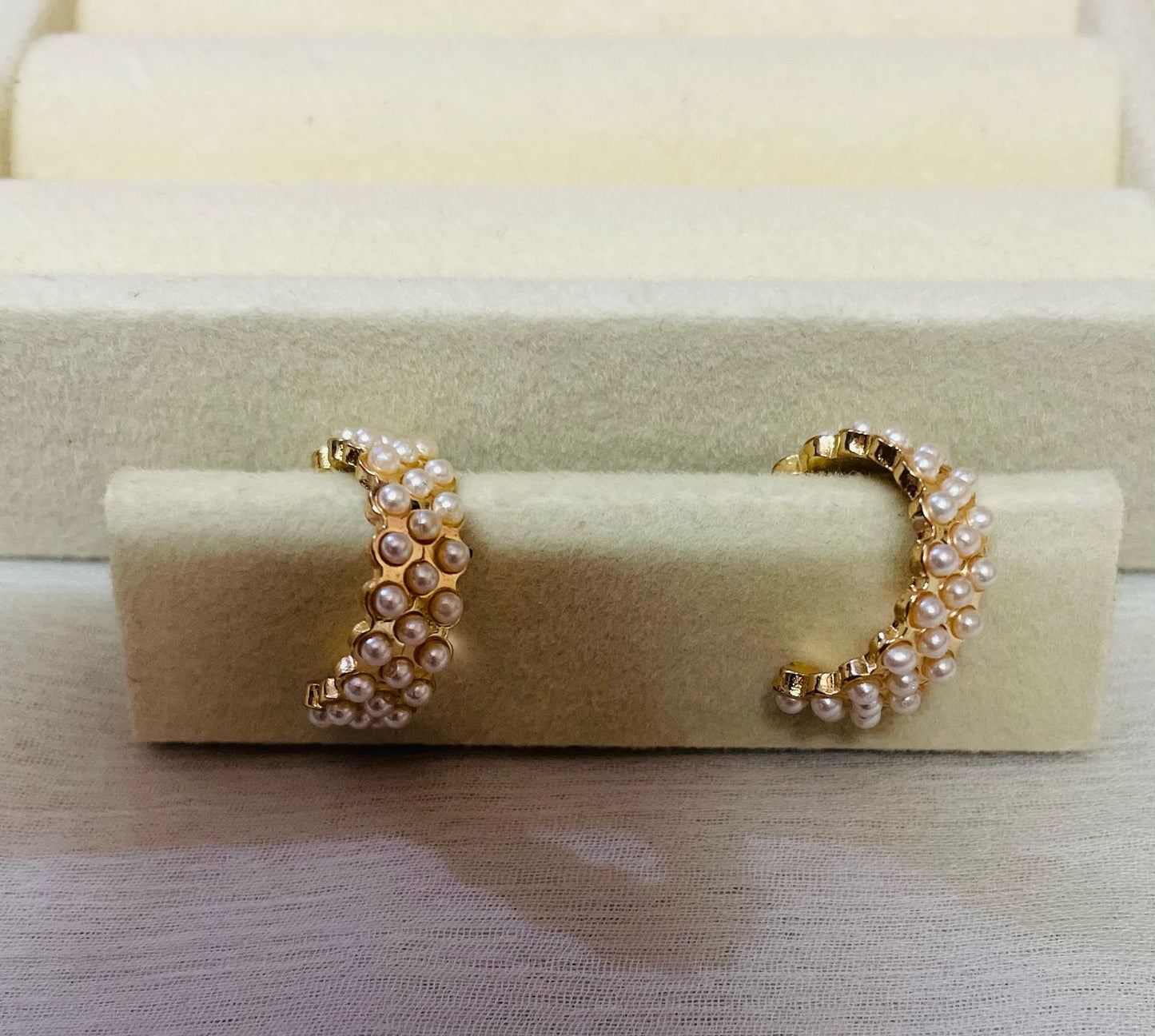 Pearl-hoops