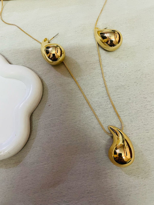 C-shaped Set