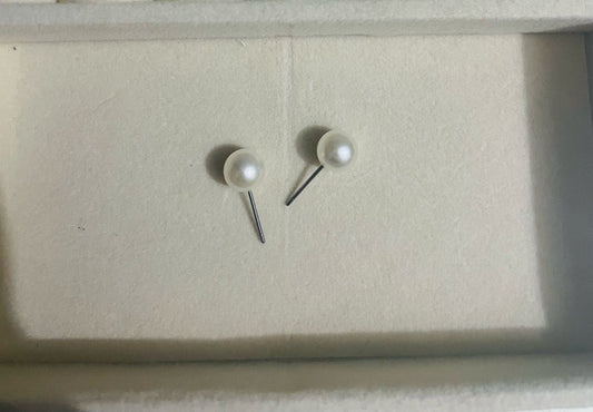 Plain Pearl Stud
